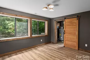 78 Travis St, Clyde, NC 28721 - Photo 14