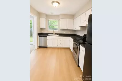 6020 Heath Valley Road, Charlotte, NC 28210 - Photo 8