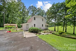 371 Patton Valley Dr, Nebo, NC 28761 - Photo 2