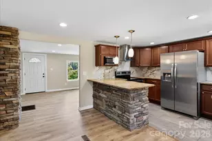 136 W Wilhemenia St, Marion, NC 28752 - Photo 16