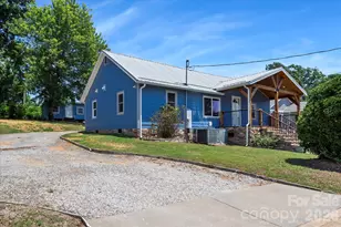 136 W Wilhemenia St, Marion, NC 28752 - Photo 4
