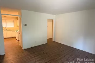 544 Blendwood Dr, Charlotte, NC 28215 - Photo 2