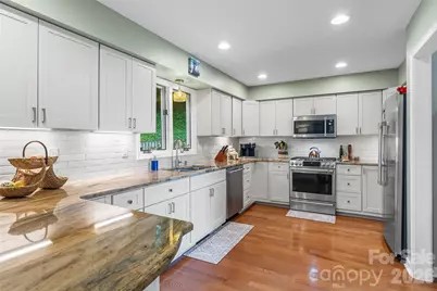 121 Stonecrest Drive, Asheville, NC 28803 - Photo 6