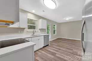 8500 4 Sisters Ln, Charlotte, NC 28215 - Photo 12