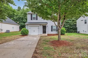 8500 4 Sisters Ln, Charlotte, NC 28215 - Photo 2