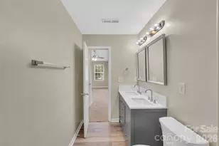 8500 4 Sisters Ln, Charlotte, NC 28215 - Photo 26