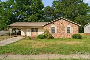 901 Kennedy St, Monroe, NC 28110 - Photo 2