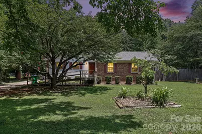 821 Ferrell Avenue, Charlotte, NC 28216 - Photo 1