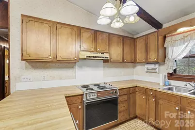 821 Ferrell Avenue, Charlotte, NC 28216 - Photo 16