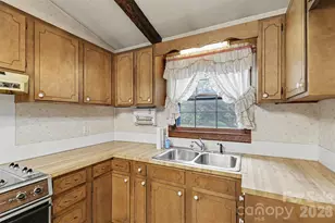 821 Ferrell Ave, Charlotte, NC 28216 - Photo 14