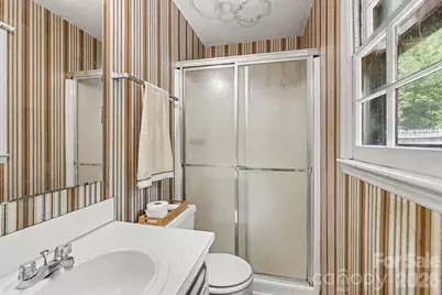 821 Ferrell Avenue, Charlotte, NC 28216 - Photo 26