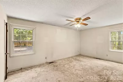 821 Ferrell Avenue, Charlotte, NC 28216 - Photo 18