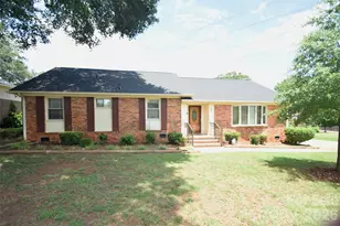 531 Seneca Pl, Charlotte, NC 28210 - Photo 1