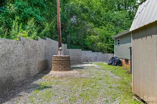 395 Old US 19 23 Hwy, Candler, NC 28715 - Photo 28