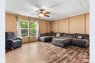 395 Old US 19 23 Highway, Candler, NC 28715 - Photo 6