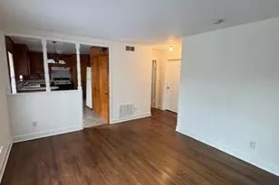 2929 Amity Garden Ct, Charlotte, NC 28205 - Photo 2