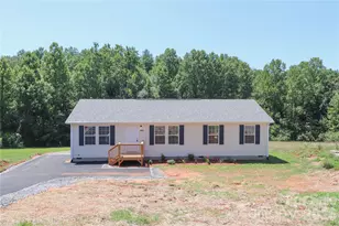 3093 Peaceful Mdws Dr, Morganton, NC 28655 - Photo 2