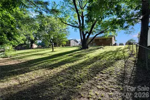 308 S Pine St, Dallas, NC 28034 - Photo 18