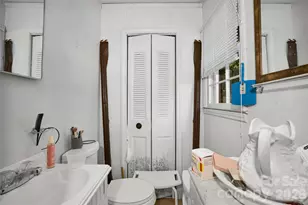 308 S Pine St, Dallas, NC 28034 - Photo 14