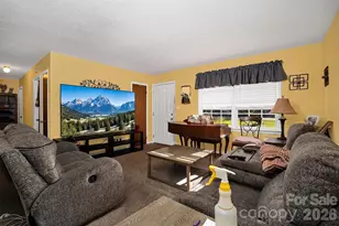 308 S Pine St, Dallas, NC 28034 - Photo 2