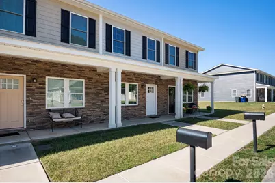 3939 Newhall Drive, Hickory, NC 28601 - Photo 2