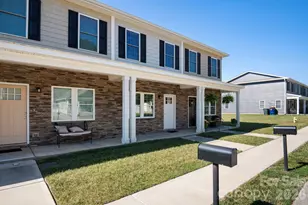 3939 Newhall Dr, Hickory, NC 28601 - Photo 2