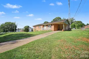 202 W Debby Dr, Shelby, NC 28152 - Photo 2