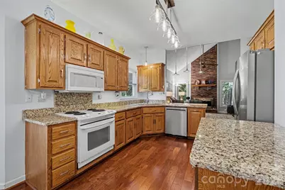 10010 Drawbridge Drive, Charlotte, NC 28215 - Photo 6