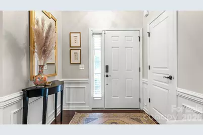 2429 Diplomat Lane, Charlotte, NC 28210 - Photo 2