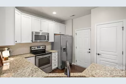 2429 Diplomat Lane, Charlotte, NC 28210 - Photo 6