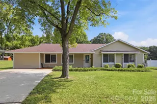 416 King John Cir, Gastonia, NC 28056 - Photo 1