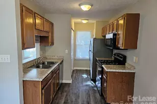 5118 June Furr Rd, Charlotte, NC 28216 - Photo 4