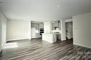 12008 Camden Hurst Rd, Charlotte, NC 28278 - Photo 4