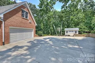 7701 Walthall Ct, Charlotte, NC 28210 - Photo 46