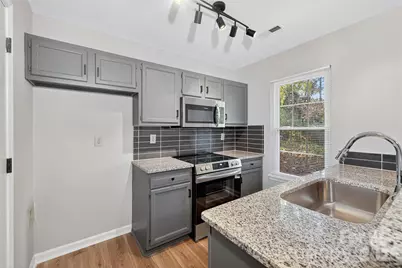 6407 Windsor Gate Lane, Charlotte, NC 28215 - Photo 20