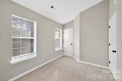 6407 Windsor Gate Lane, Charlotte, NC 28215 - Photo 16