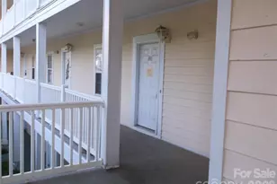 8927 Meadow Vista Rd, Charlotte, NC 28213 - Photo 2