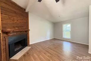 3523 Spring Terrace Ln, Charlotte, NC 28269 - Photo 2
