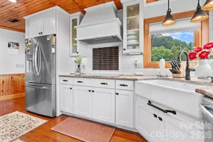 1013 Perry Rd, West Jefferson, NC 28694 - Photo 12