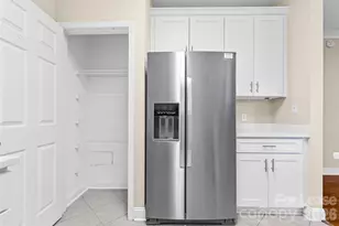 958 W 1st St, Charlotte, NC 28202 - Photo 12