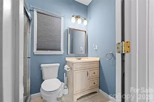 5010 Ardenwoods Dr, Charlotte, NC 28215 - Photo 18