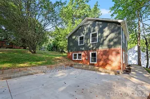 323 Whispering Pines Dr, Charlotte, NC 28217 - Photo 4