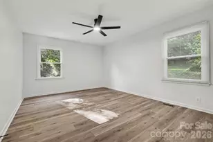 323 Whispering Pines Dr, Charlotte, NC 28217 - Photo 16