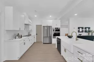 9438 Valley Rd, Charlotte, NC 28270 - Photo 10