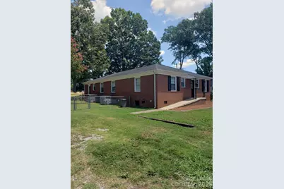 938 W Warren Street, Shelby, NC 28150 - Photo 2