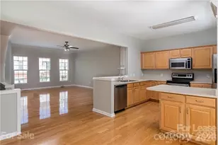 5537 Werburgh St, Charlotte, NC 28209 - Photo 4