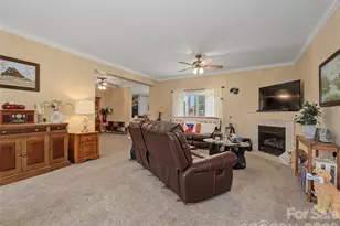 176 Chelsea Nix Ln, Hendersonville, NC 28792 - Photo 4