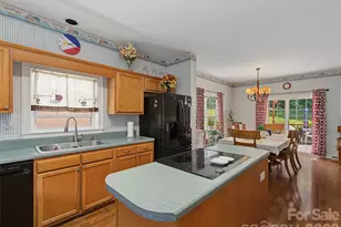 176 Chelsea Nix Ln, Hendersonville, NC 28792 - Photo 8