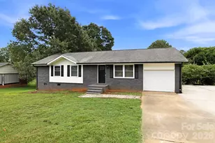 131 Midwood Ln, Belmont, NC 28012 - Photo 2