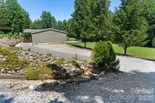 135 Basswood Dr, Nebo, NC 28761 - Photo 2